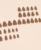 Plain false nails, light brown wearable artificial nails, detachable manicure pieces with simple nail pieces, short almond nail stickers
